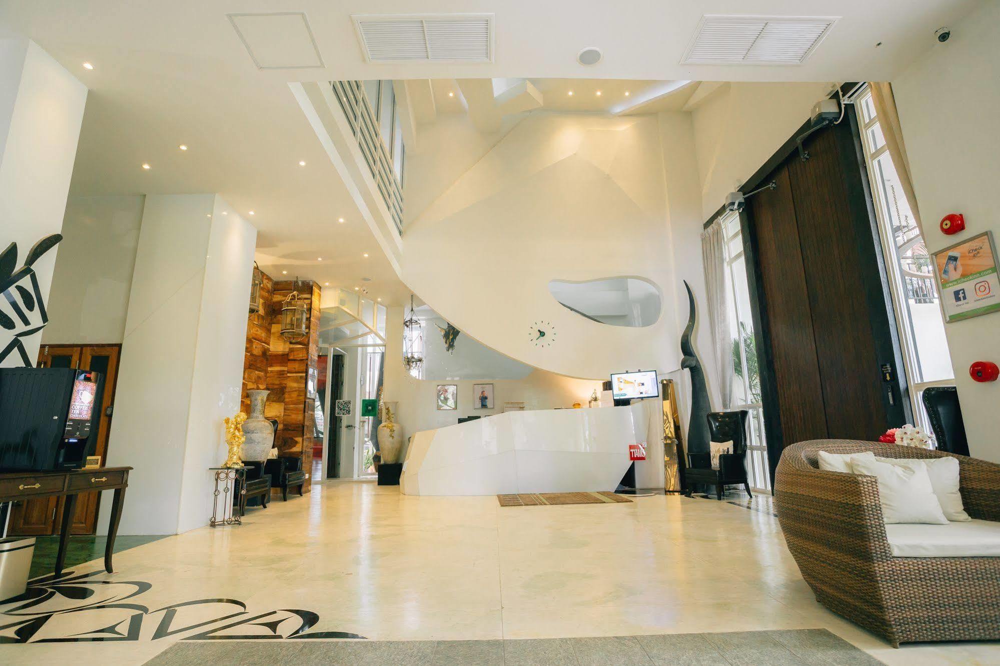 Icheck Inn Trams Square Chiang Mai Luaran gambar